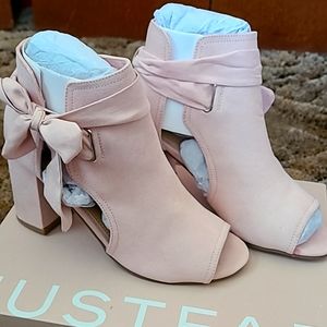 Brand New JustFab Peep Toe Sandles